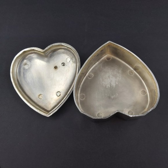 Zinc Alloy Silver Plated Heart Shaped Trinket Box with Gold  Bow 4 x 4 x 2 inch - Picture 8 of 14